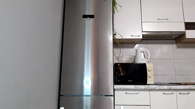 SierraSky  online show from December 2025 06:12:01 PM