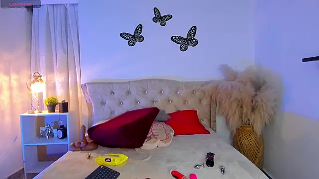 Sarahballiston  online show from October 2025 11:14:01 PM