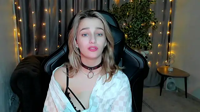 Snapshot of Sinty_Noria chatting on February 2025 04:06:01 AM Sinty Noria online show from February 2025 04:06:01 AM