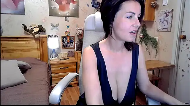 Kendra Mom online show from June 2026 06:47:02 AM