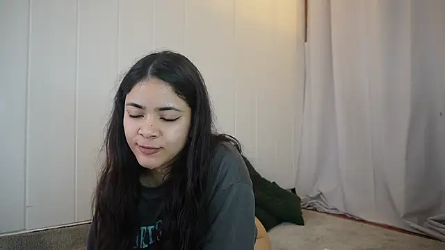 Snapshot of Feetgirl01 chatting on February 2025 10:59:01 AM Feetgirl01 online show from February 2025 10:59:01 AM