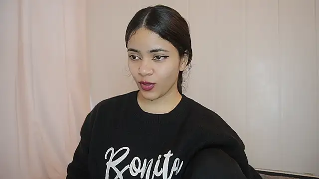 Snapshot of Feetgirl01 chatting on February 2025 05:15:01 PM Feetgirl01 online show from February 2025 05:15:01 PM