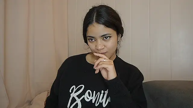 Snapshot of Feetgirl01 chatting on February 2025 09:47:01 AM Feetgirl01 online show from February 2025 09:47:01 AM