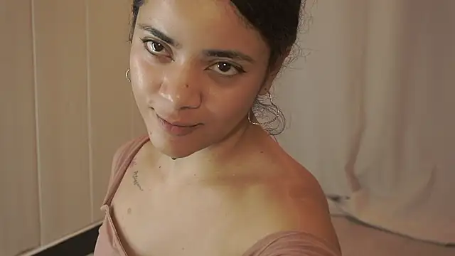 Snapshot of Feetgirl01 chatting on September 2025 05:26:03 PM Feetgirl01 online show from September 2025 05:26:03 PM