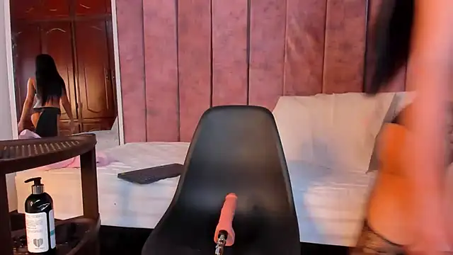 SelenaGmez online show from February 2026 12:10:02 PM