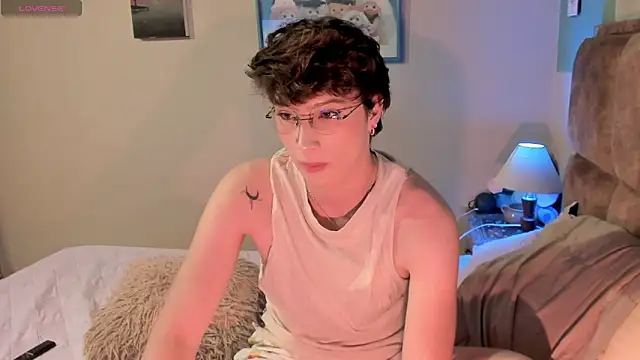 Snapshot of AdamDayt chatting on February 2026 09:54:01 PM AdamDayt online show from February 2026 09:54:01 PM