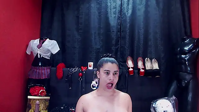 Hannamariana online show from November 2025 08:30:01 PM