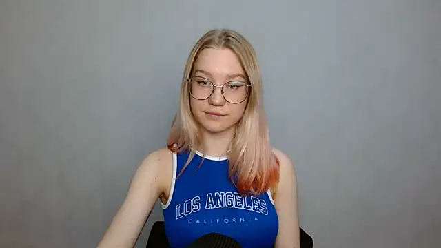 Snapshot of cindi_hot chatting on January 2025 12:41:02 PM cindi hot online show from January 2025 12:41:02 PM