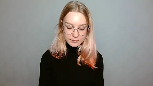 Snapshot of cindi_hot chatting on January 2025 12:09:02 PM cindi hot online show from January 2025 12:09:02 PM