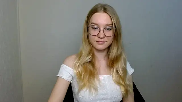 cindi hot online show from November 2025 03:23:02 PM