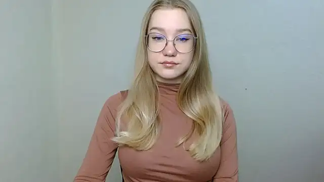 cindi hot online show from April 2026 10:44:01 AM