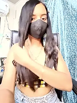 Snapshot of Parinaaz18 chatting on April 2026 01:47:02 PM Parinaaz18 online show from April 2026 01:47:02 PM