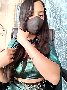 Snapshot of Parinaaz18 chatting on April 2026 01:52:02 AM Parinaaz18 online show from April 2026 01:52:02 AM