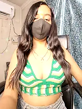 Snapshot of Parinaaz18 chatting on April 2026 01:26:01 AM Parinaaz18 online show from April 2026 01:26:01 AM