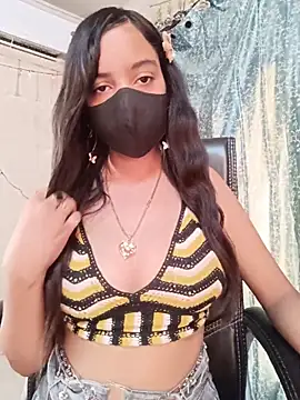 Snapshot of Parinaaz18 chatting on June 2026 12:35:02 AM Parinaaz18 online show from June 2026 12:35:02 AM