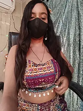 Snapshot of Parinaaz18 chatting on June 2026 01:00:01 AM Parinaaz18 online show from June 2026 01:00:01 AM