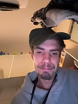 Snapshot of KidoXVII chatting on November 2025 11:30:01 PM KidoXVII online show from November 2025 11:30:01 PM