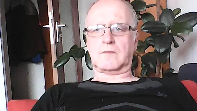 Snapshot of Milkasahne64 chatting on March 2026 10:33:02 AM Milkasahne64 online show from March 2026 10:33:02 AM