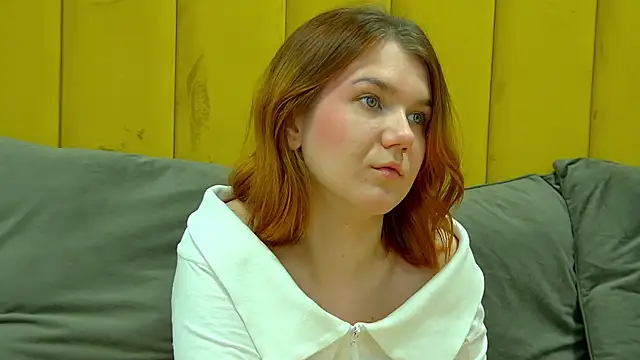 LessySmith online show from October 2025 04:18:01 PM