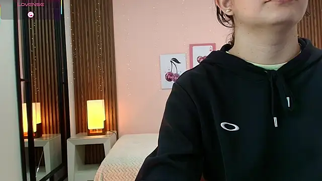 alina martinelli online show from April 2026 11:43:01 AM