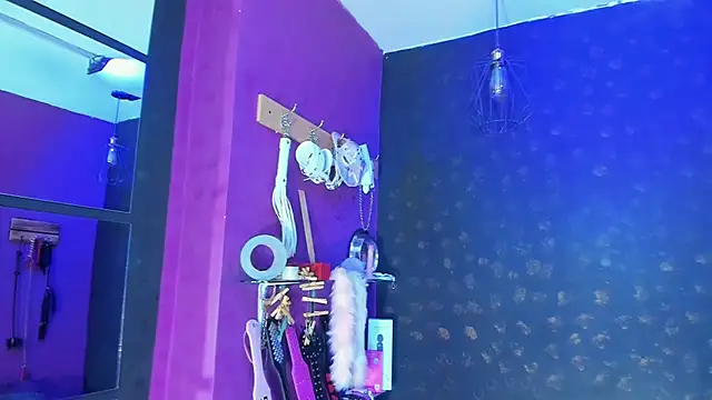 Alexa Slave online show from September 2025 07:03:01 PM