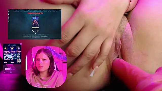 Trianna   online show from January 2025 05:07:02 PM