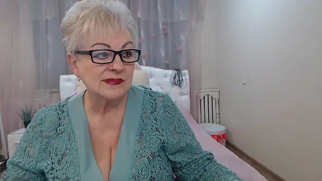 KayleSmoll online show from November 2025 07:25:01 PM