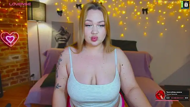 Snapshot of -LinaLove- chatting on January 2025 08:14:02 AM -LinaLove- online show from January 2025 08:14:02 AM