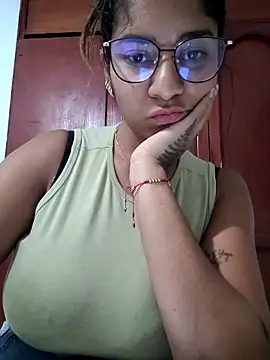 Sofythom1 online show from March 2026 01:20:02 AM