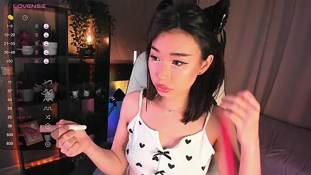 sensualily online show from November 2025 03:33:01 PM