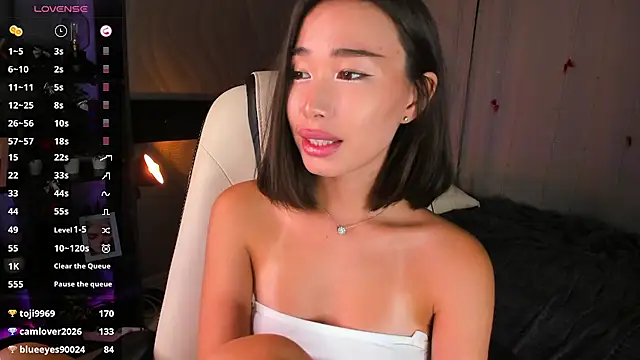 Snapshot of sensualily chatting on April 2026 07:58:02 PM sensualily online show from April 2026 07:58:02 PM