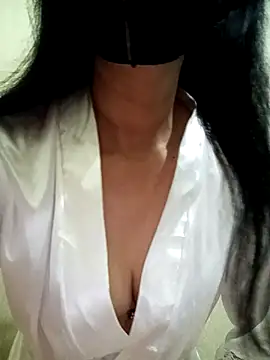 Snapshot of YunLem chatting on February 2025 01:11:02 AM YunLem online show from February 2025 01:11:02 AM