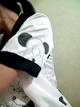 Snapshot of YunLem chatting on March 2025 01:37:01 PM YunLem online show from March 2025 01:37:01 PM