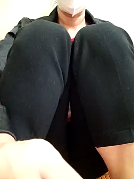 Snapshot of YunLem chatting on November 2025 08:15:01 AM YunLem online show from November 2025 08:15:01 AM