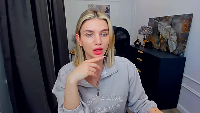 SelenaeMoore online show from April 2026 03:46:01 AM