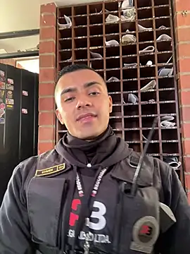 Snapshot of Stiven-Bell chatting on January 2025 01:25:02 PM Stiven-Bell online show from January 2025 01:25:02 PM