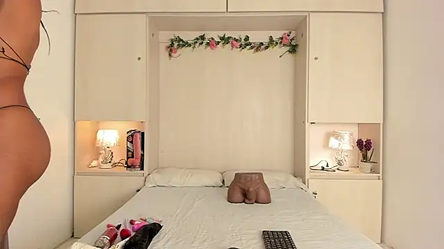 KendallRosse1 online show from February 2026 12:36:01 PM