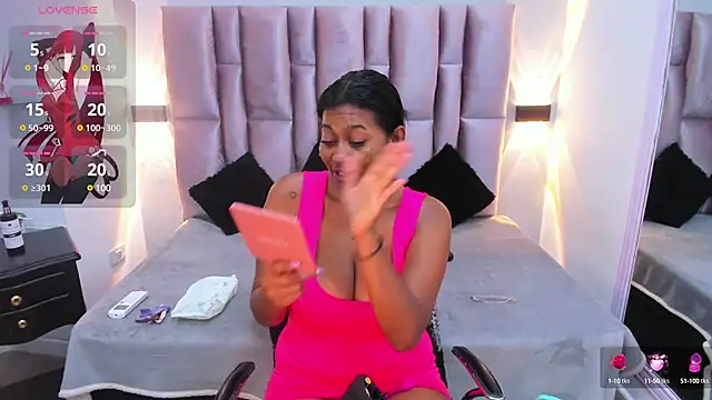 LAYLATAYLOR  online show from February 2025 10:34:01 AM