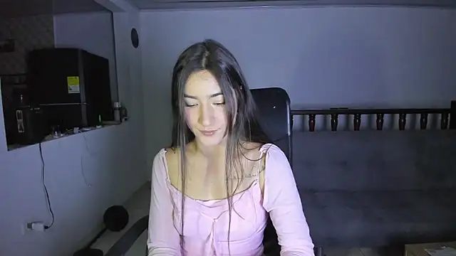 Snapshot of Amelie__88 chatting on December 2024 10:28:02 PM Amelie 88 online show from December 2024 10:28:02 PM