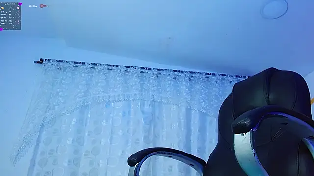 Snapshot of Matthew_Boy_ chatting on December 2024 08:18:01 AM Matthew Boy online show from December 2024 08:18:01 AM