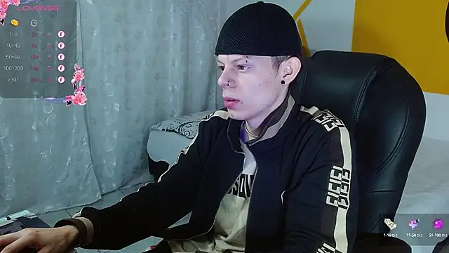 Snapshot of Matthew_Boy_ chatting on January 2025 05:04:02 AM Matthew Boy online show from January 2025 05:04:02 AM