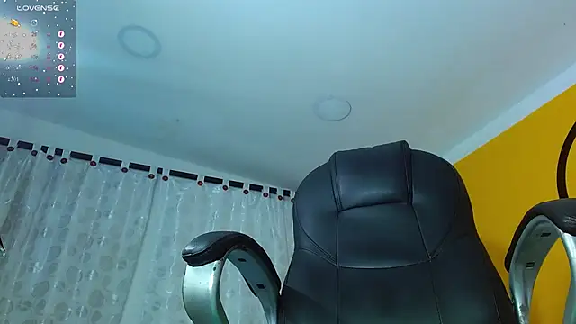 Snapshot of Matthew_Boy_ chatting on February 2025 08:01:01 PM Matthew Boy online show from February 2025 08:01:01 PM