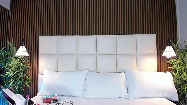 CailynBrowm online show from November 2025 04:45:02 AM