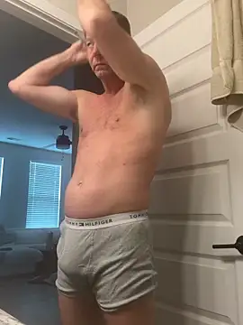 Goldenbear3111 online show from April 2026 07:29:02 PM