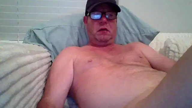 Snapshot of Goldenbear3111 chatting on May 2026 02:19:01 AM Goldenbear3111 online show from May 2026 02:19:01 AM