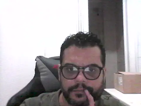 Snapshot of HornyBeachBoyBR chatting on July 2026 07:20:02 PM HornyBeachBoyBR online show from July 2026 07:20:02 PM