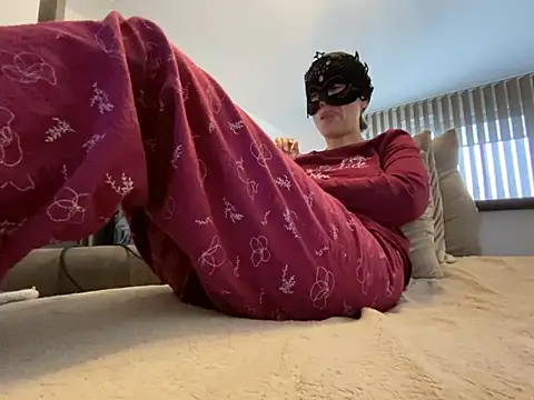 Marilou1983 online show from February 2025 01:20:01 PM