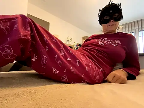 Marilou1983 online show from October 2025 07:37:02 AM