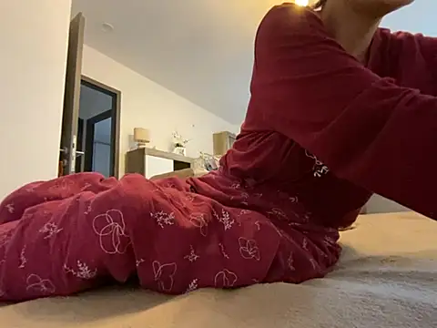 Marilou1983 online show from May 2026 04:57:01 PM