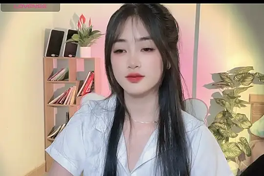 Snapshot of _Aimy_ chatting on March 2025 06:57:02 AM Aimy online show from March 2025 06:57:02 AM